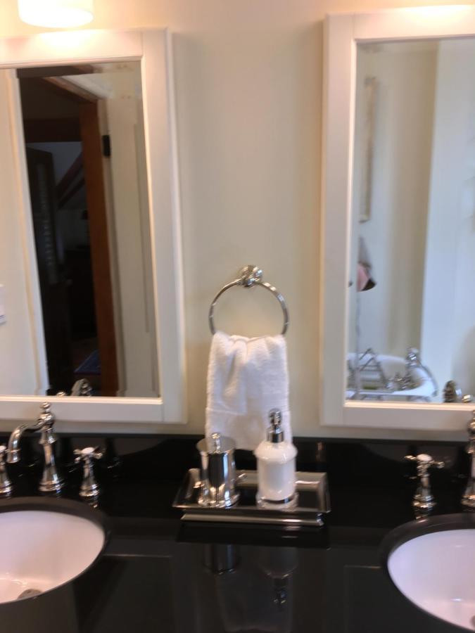 Sawyer'S Creek Bed And Breakfast Algonquin Highlands 外观 照片