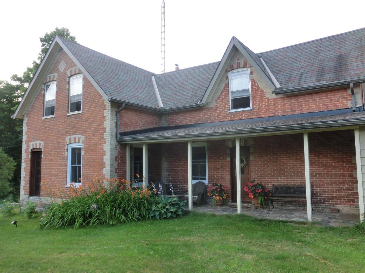 Sawyer'S Creek Bed And Breakfast Algonquin Highlands 外观 照片